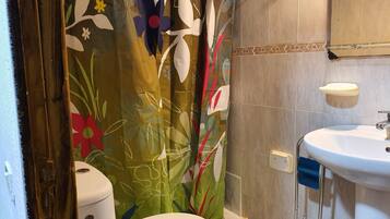 Double Room, Shared Bathroom | Bathroom | Shower, towels