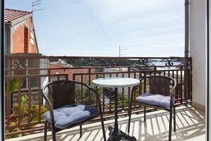 Deluxe Double or Twin Room, Shared Bathroom (Violet) | Balcony - Nikola Leko Guest House (Hvar)