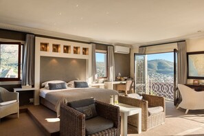 Luksusrom, 1 kingsize-seng | Sengetøy av topp kvalitet, minibar og individuelt dekorert