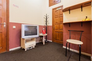 Standard-Doppelzimmer | Schreibtisch, Bügeleisen/Bügelbrett, kostenloses WLAN, Bettwäsche