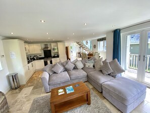 Televisión de pantalla plana y reproductor de DVD 