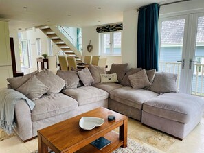 Flachbildfernseher, DVD-Player