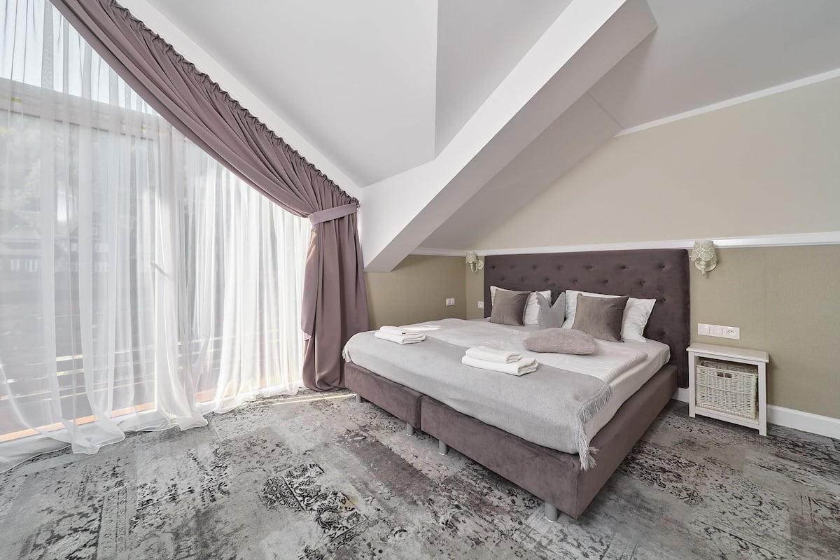 Comfort Apartment, Mountain View | 1 bedroom, soundproofing, iron/ironing board, cribs/infant beds