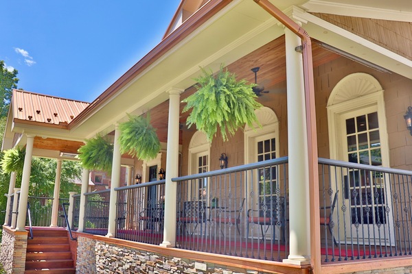 Vista frontal de la propiedad