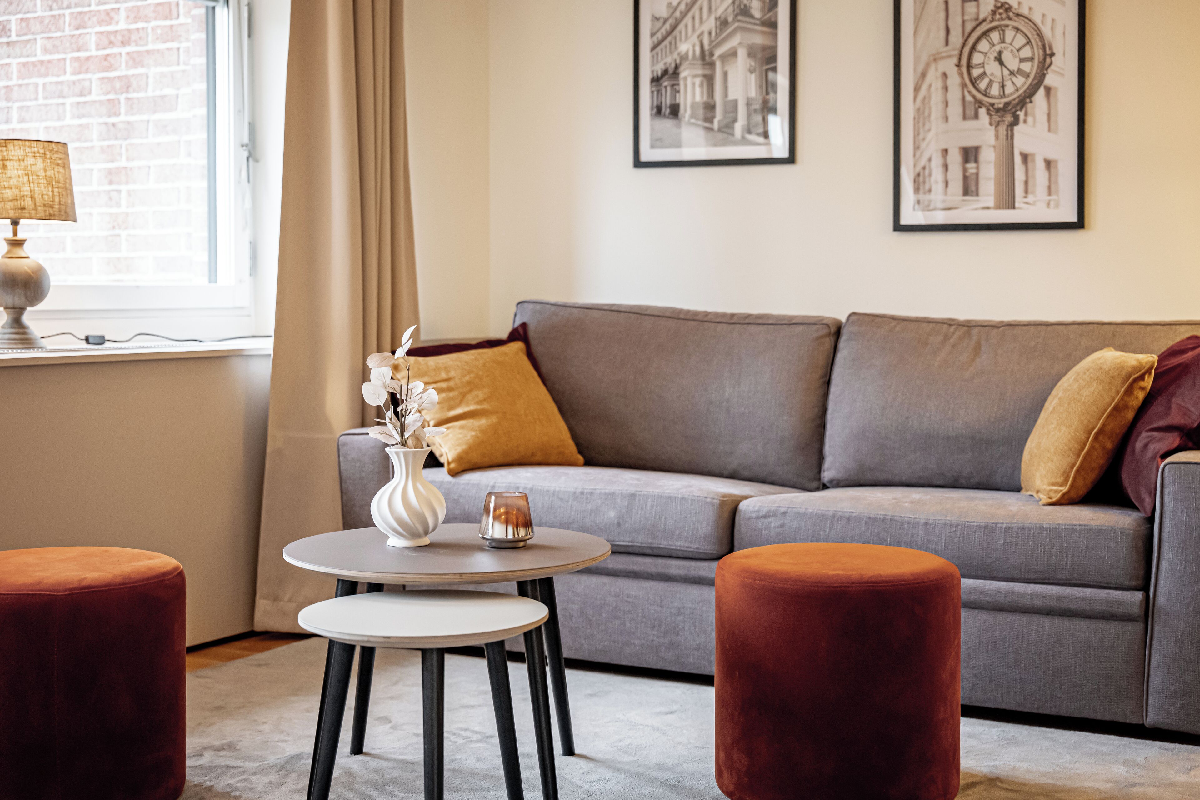 suite | living area | flat-screen tv