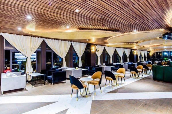 Breakfast, lunch, dinner served; Vietnamese cuisine  - Hoa Dao Hotel (Hoa Binh)