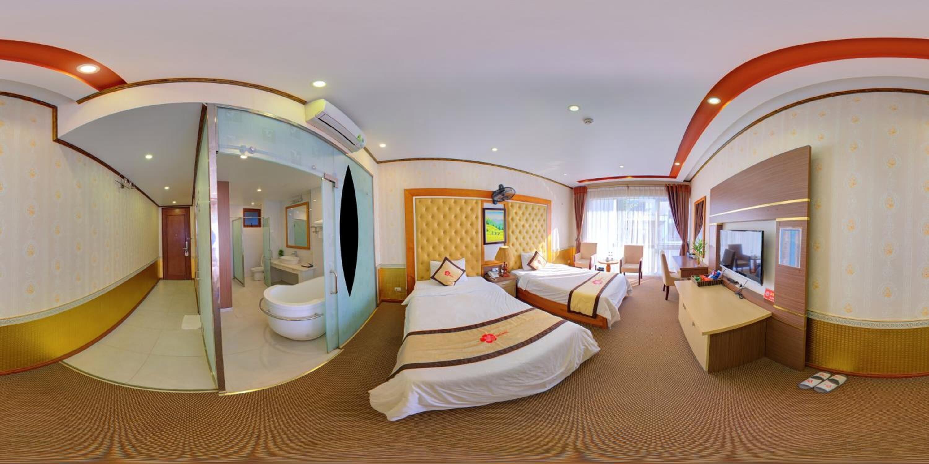 Minibar, in-room safe, desk, free WiFi