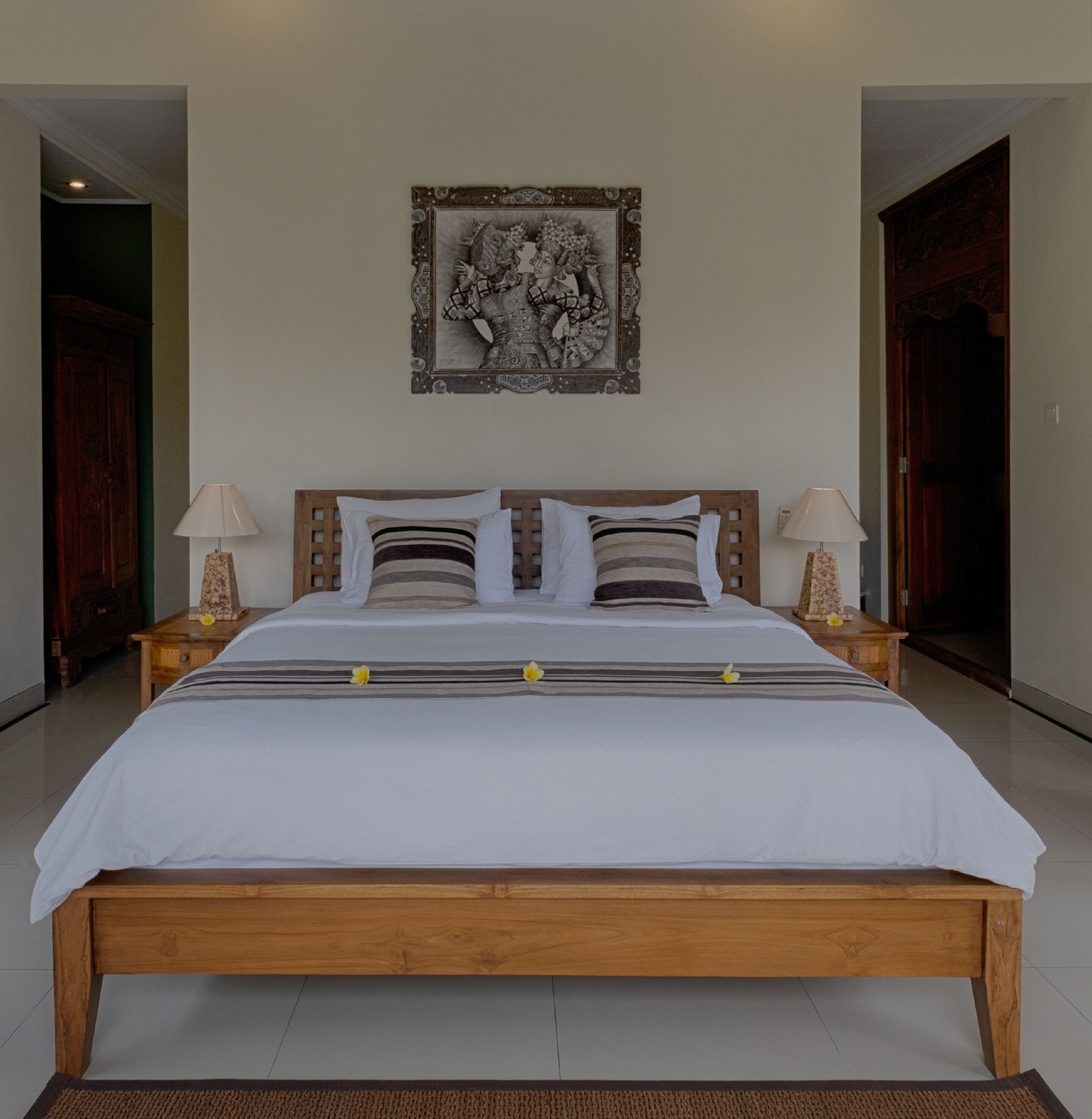1 chambre, surmatelas, minibar, coffres-forts dans les chambres