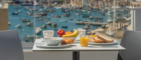 Breakfast meal