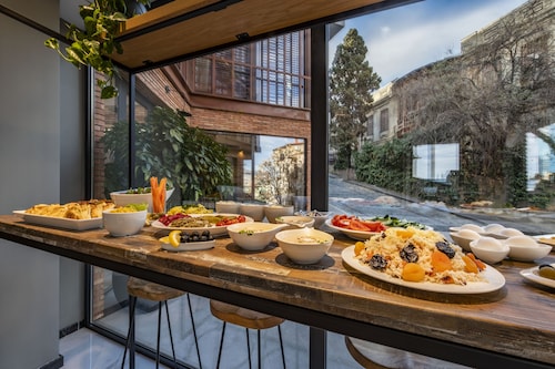 BARNOVI BOUTIQUE HOTEL