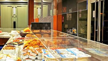 Desayuno buffet todos los días (EUR 7 por persona)