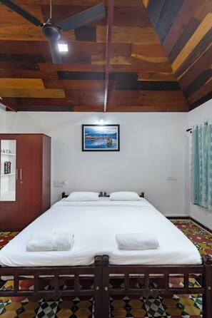 Premium Room, 1 Bedroom, Private Bathroom, Garden Area | Individually decorated, individually furnished, desk, laptop workspace - Anamala Serenity Homestay (Talappilly)