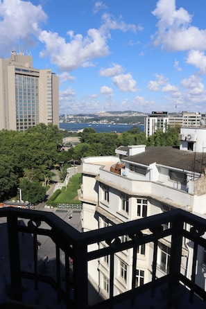 Superior Room, 1 Double Bed, Partial Sea View