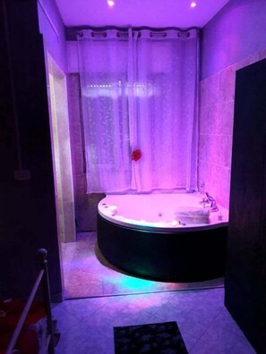 Private spa tub - Hotel Napoleon (Villaricca)