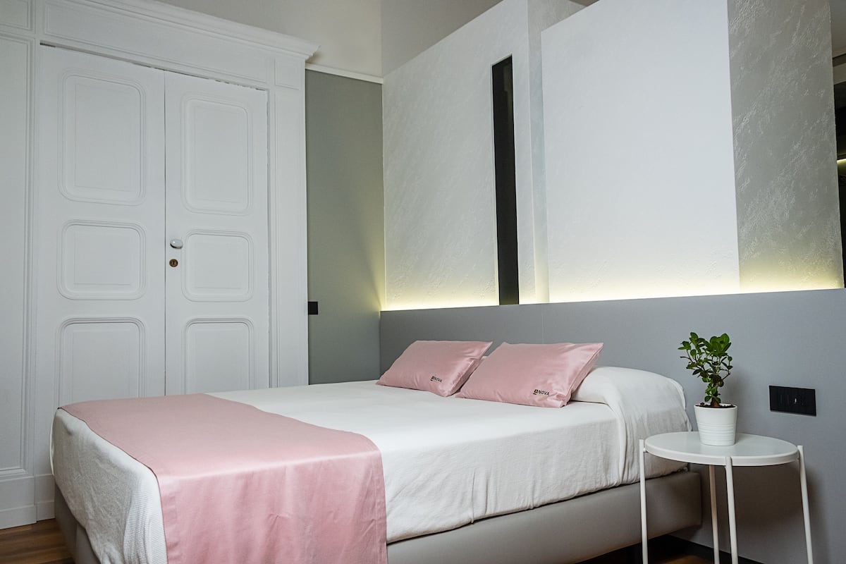 Design Double or Twin Room, Balcony (3-4) | Down comforters, memory foam beds, minibar, in-room safe