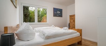 Maison de vacances moderne dans un endroit calme sur le lac, avec cheminée, animaux acceptés