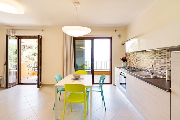 Interior - Calipso Seaview Flat with Private Parking (Taormina)