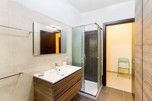 Apartment, 1 Schlafzimmer | Badezimmer | Dusche, Regendusche, Haartrockner, Bidet
