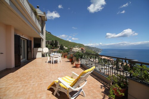 Fontana Vecchia Seaview Apartment 