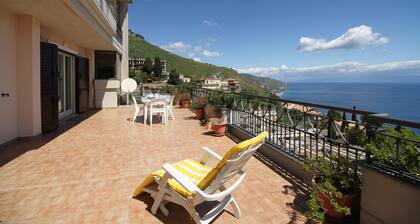 Fontana Vecchia Seaview Apartment