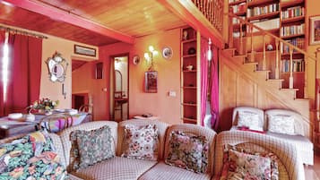 Apartment, 1 Bedroom | Living room | Flat-screen TV