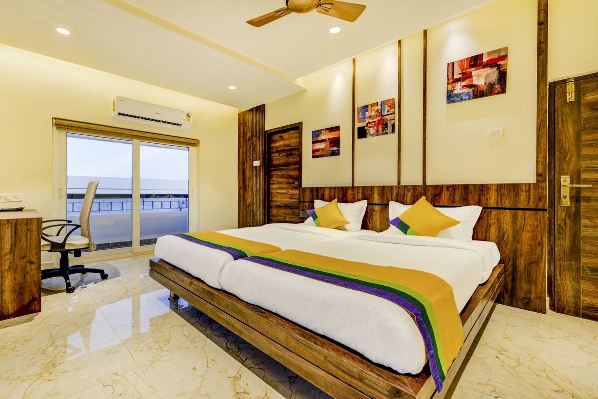 ห้องดีลักซ์ | โต๊ะทำงาน, เตารีด/โต๊ะรีดผ้า, Wi-Fi ฟรี, ห้องพักตกแต่งอย่างมีเอกลักษณ์