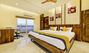 华丽客房 | 特色装修、办公桌、熨斗/熨板、免费 WiFi