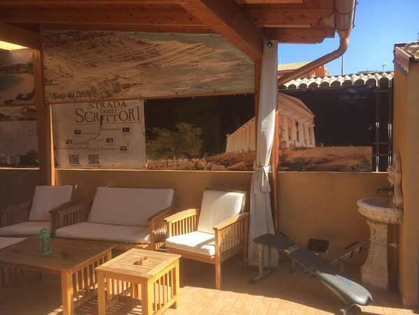 Studio | Terrace/patio - Villa Rosa B&B (Porto Empedocle)