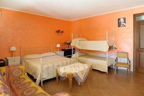 In-room safe, free WiFi, bed sheets, wheelchair access - Villa Rosa B&B (Porto Empedocle)