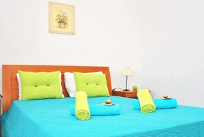 3 bedrooms, in-room safe, iron/ironing board, free WiFi