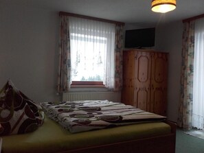 5 bedrooms, WiFi