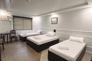 Superior vierpersoonskamer | 1 slaapkamer, een bureau, gratis wifi, beddengoed