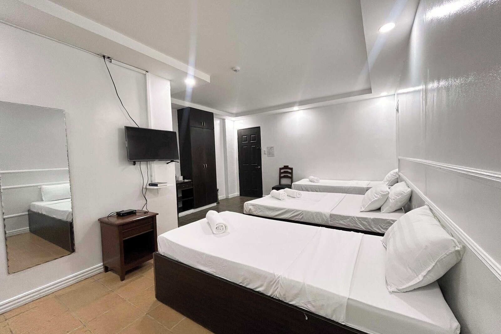 Superior Family Room | Desk, free WiFi, bed sheets