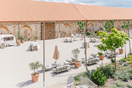 Exterior. Na Kmíně