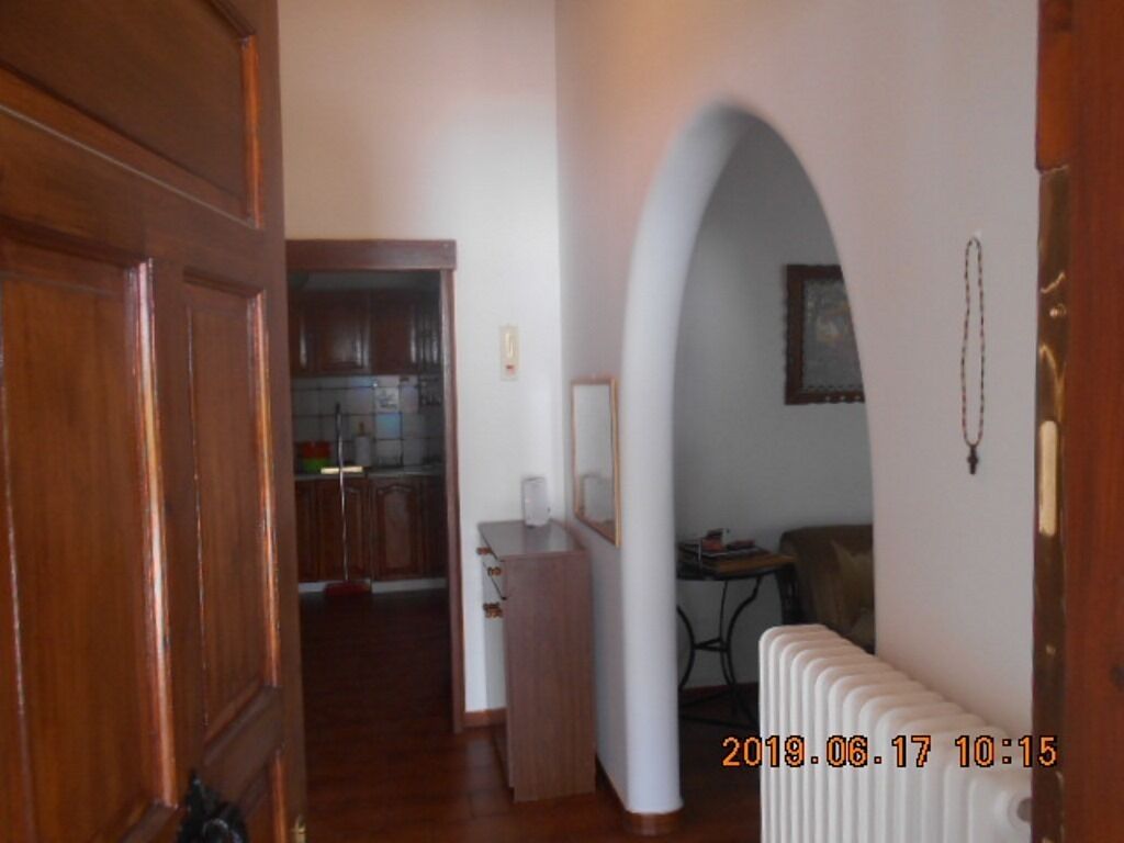 Δίπλα  στους  Κήπους  Αλιάρτου