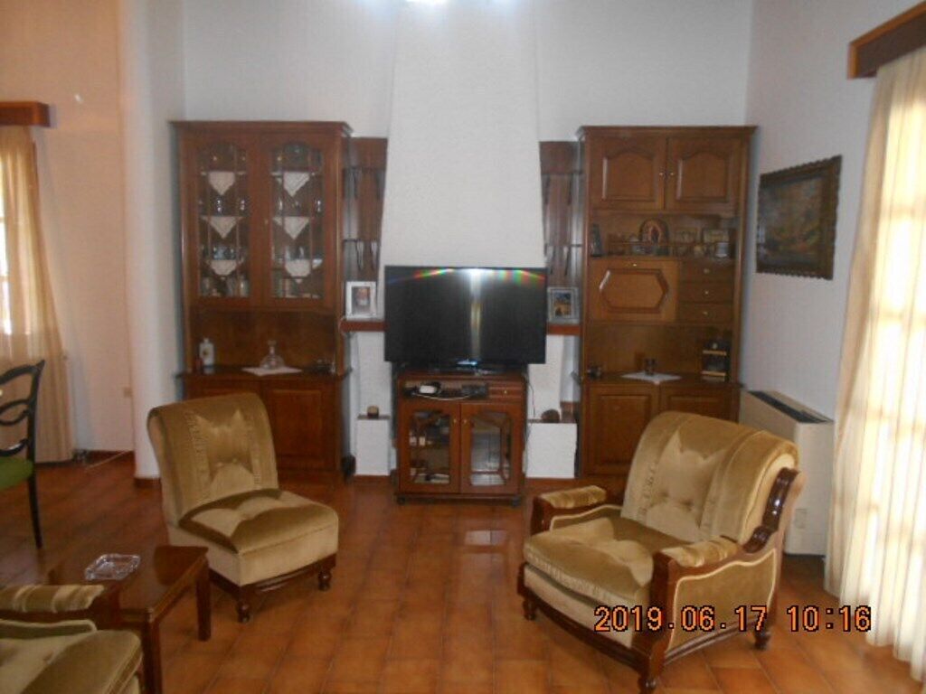 Δίπλα  στους  Κήπους  Αλιάρτου