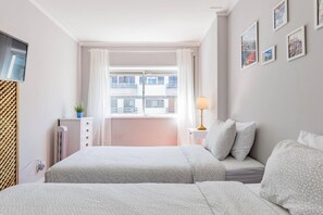3 bedrooms, soundproofing, travel crib, free WiFi