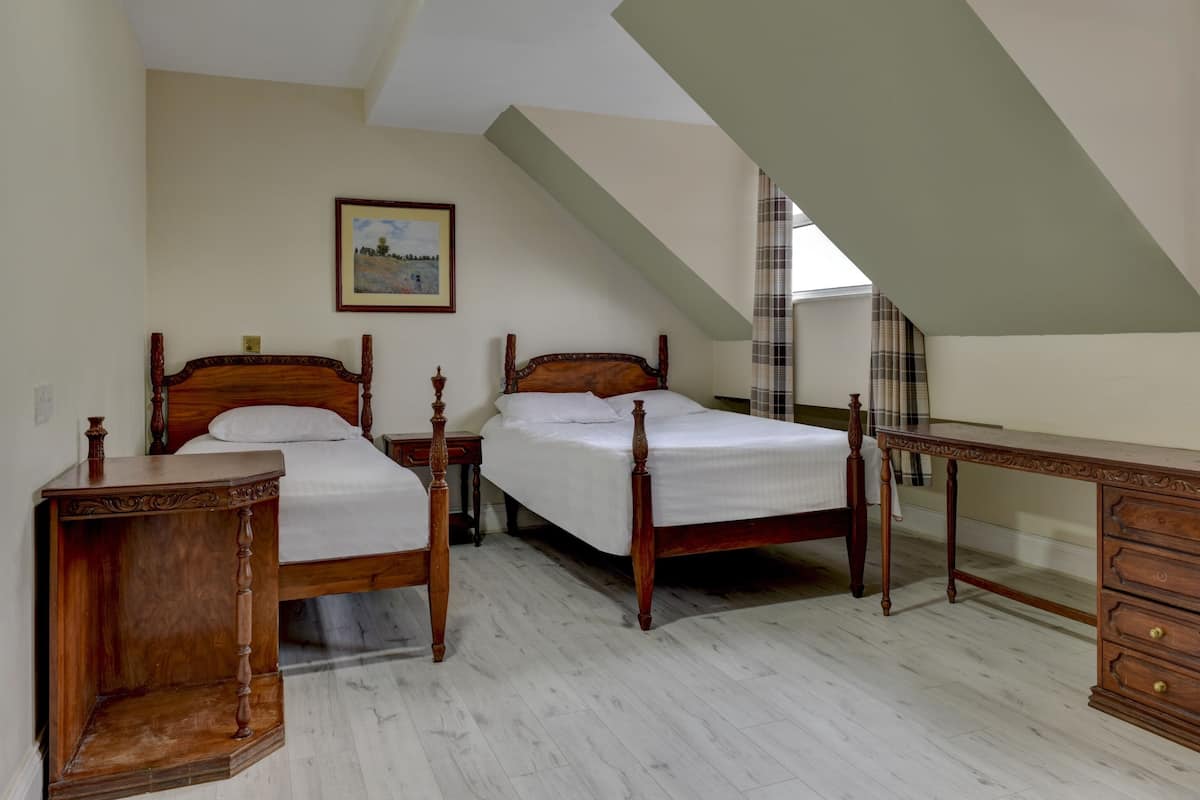 Superior Suite, 1 Double Bed (Double) | 1 bedroom, desk, iron/ironing board, free WiFi