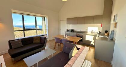 A john o'groat that sleeps 4 guests in 2 bedrooms