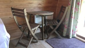 Cabin | Màn/rèm cản sáng, bàn ủi/dụng cụ ủi quần áo 
