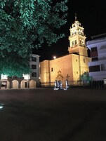 Una televisión de pantalla plana