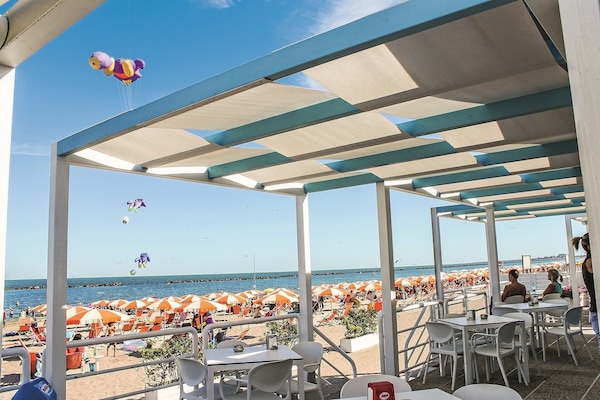Beach bar