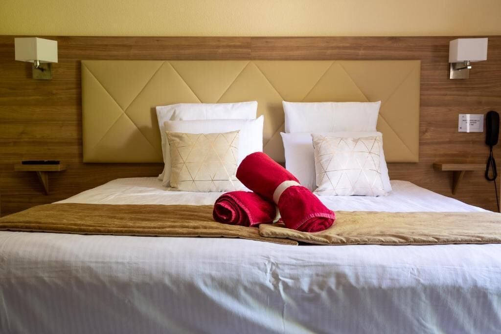 superior twin room | minibar, in-room safe, individually decorated, individually furnished