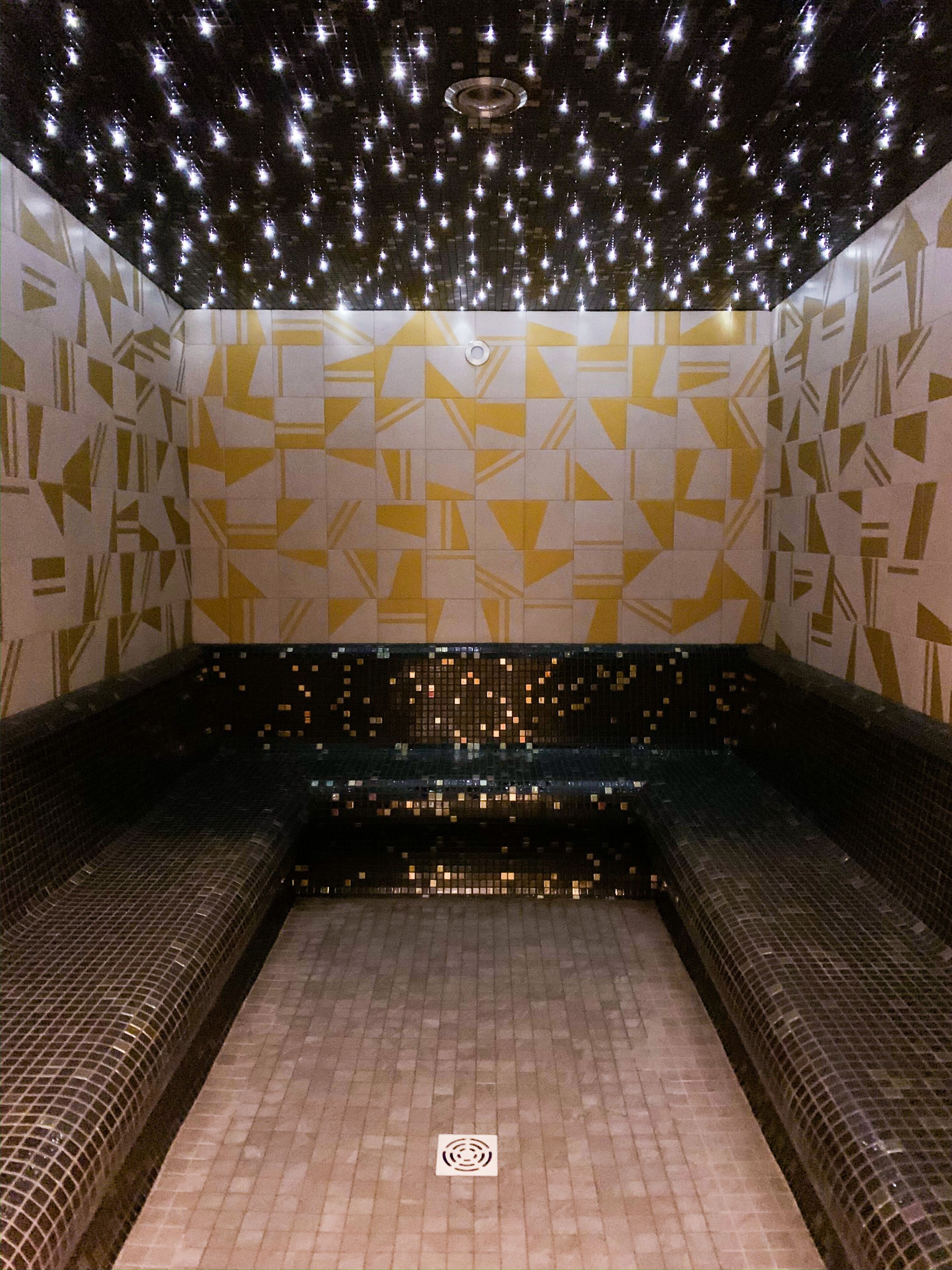 Salas de tratamiento para parejas, un sauna, baño turco, masajes