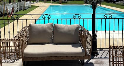 Les Dépendances de Chapeau Cornu