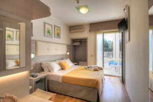 In-room safe, desk, blackout drapes, free WiFi