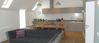A john o'groat that sleeps 8 guests  in 4 bedrooms