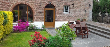 Suite, 2 chambres, chambres communicantes, vue sur le jardin | Vue de la chambre