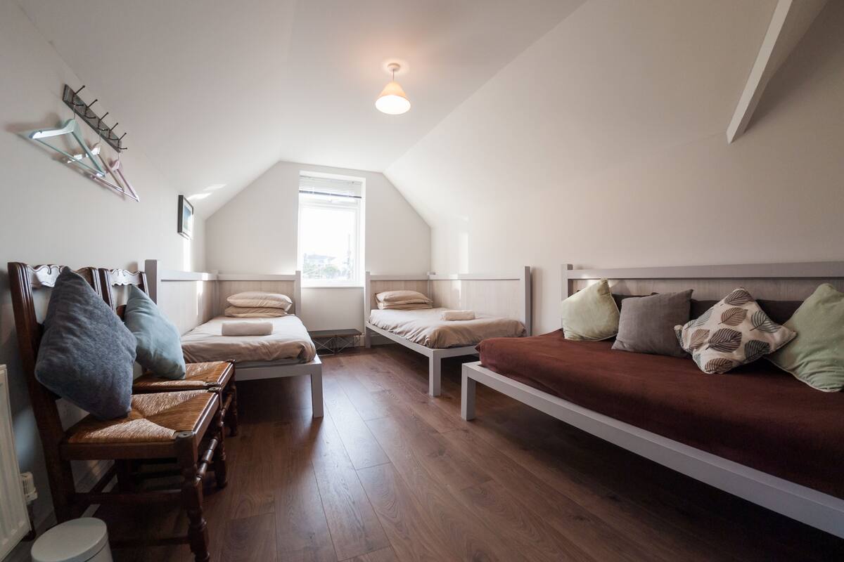 Triple Room, Courtyard View (Private Room 6)