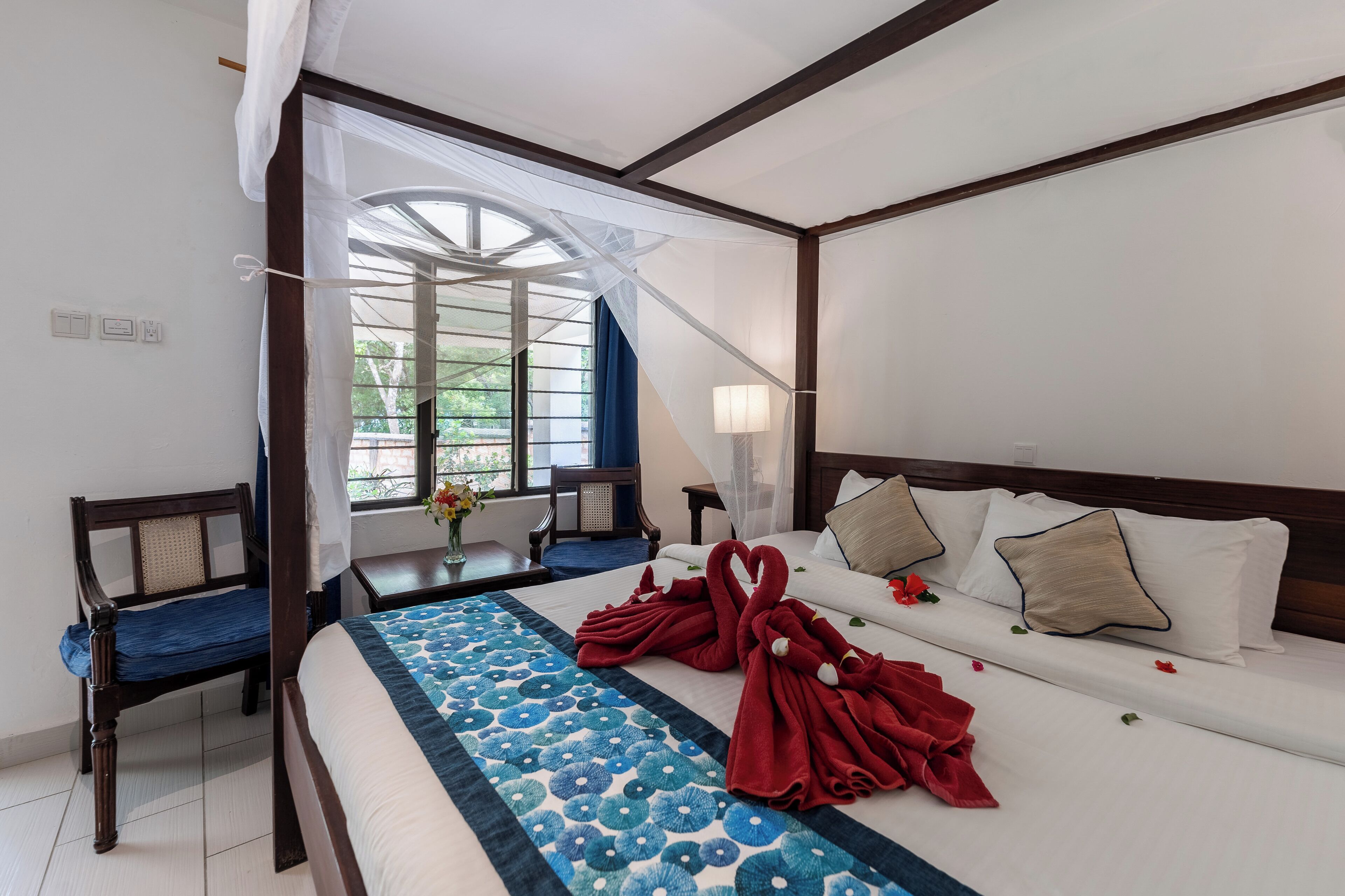 deluxe double or twin room - garden view | 1 bedroom, in-room safe, desk, free wifi